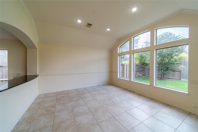 Building Photo - 28210 Cross Creek Springs Ln