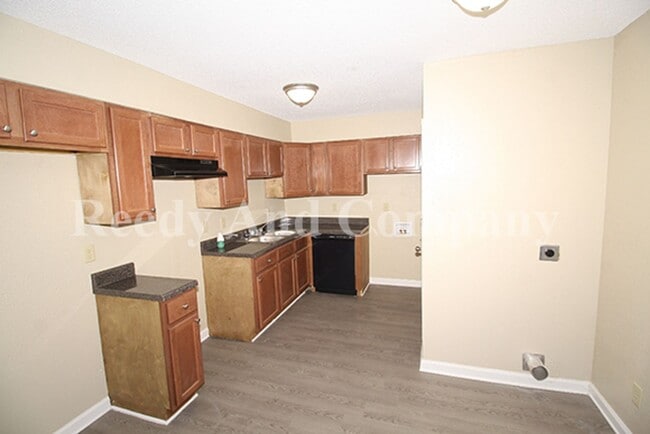 Building Photo - 324 McFarland Dr