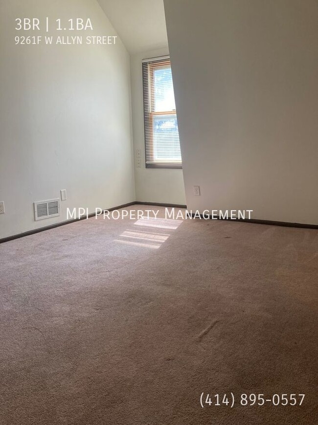 Building Photo - 9261F W Allyn St