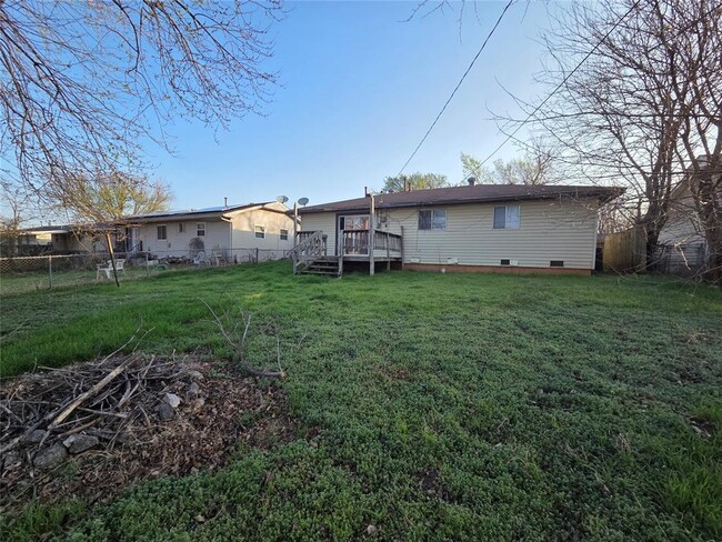 Building Photo - 1917 Treat Dr