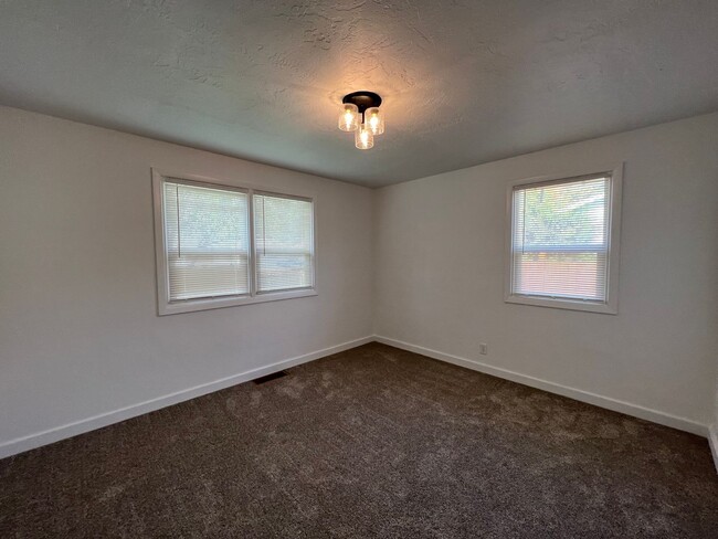 Building Photo - 545be