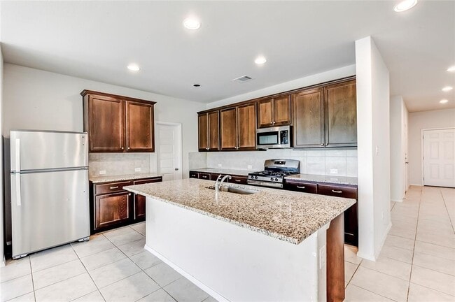 Building Photo - 2721 Winding Creek Rd