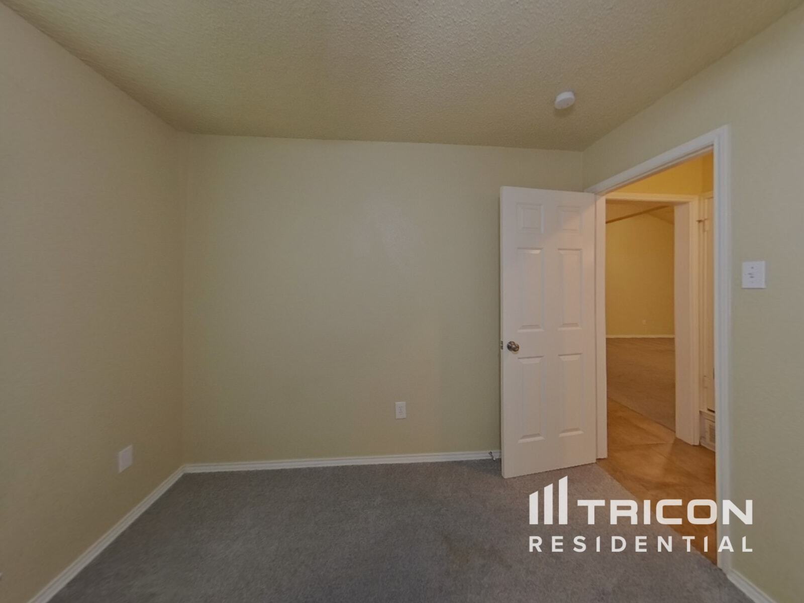 Building Photo - 6625 Fair Oaks Dr