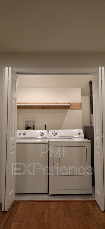 Building Photo - 204 Taurus Dr