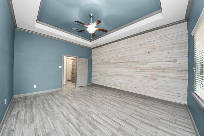 Building Photo - 211 Pleasant Hl Wy