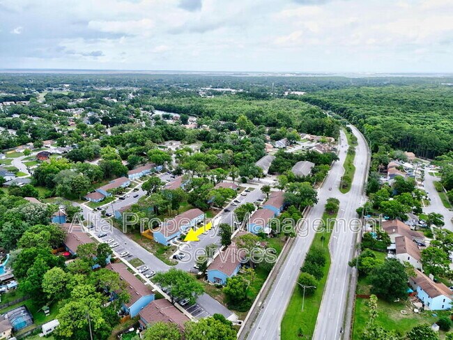Building Photo - 11359 Bedford Oaks Dr
