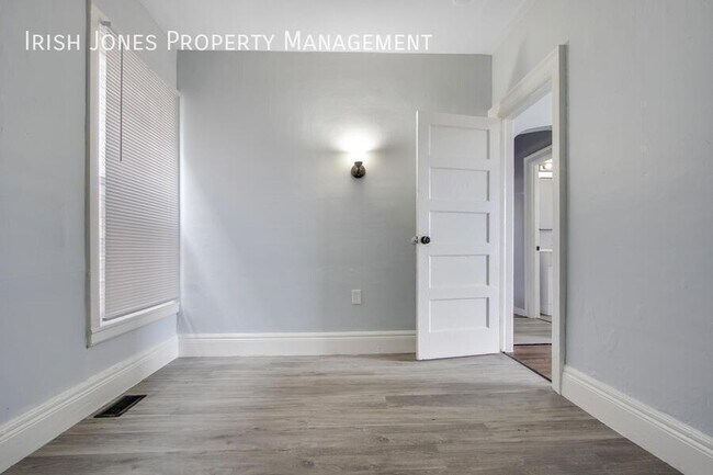 Building Photo - 1514 William St