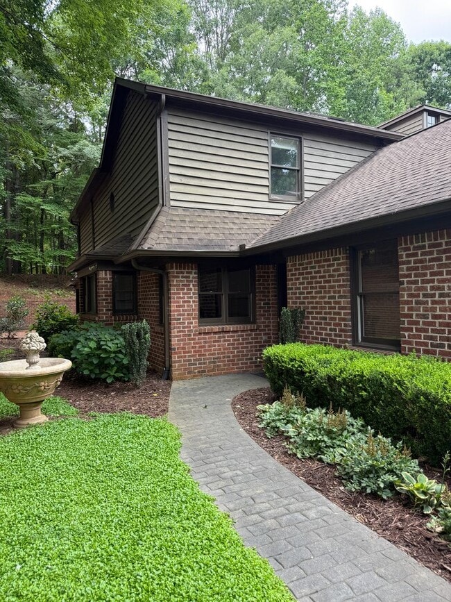 Building Photo - 7434 Newmans Ln