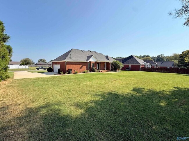 Building Photo - 17916 Remington Dr