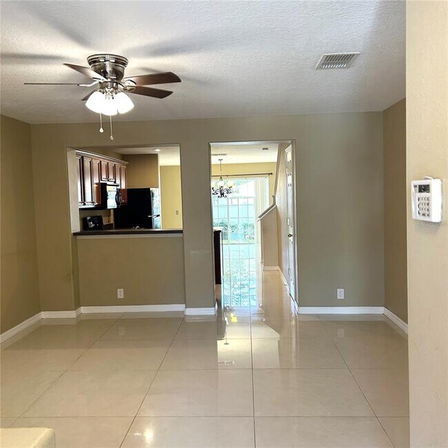 Building Photo - 2568 Hidden Cove Ln