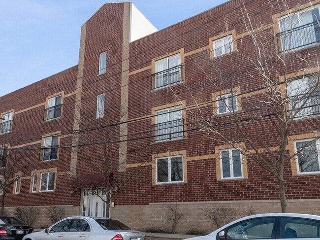 Building Photo - 2801 W Ardmore Ave