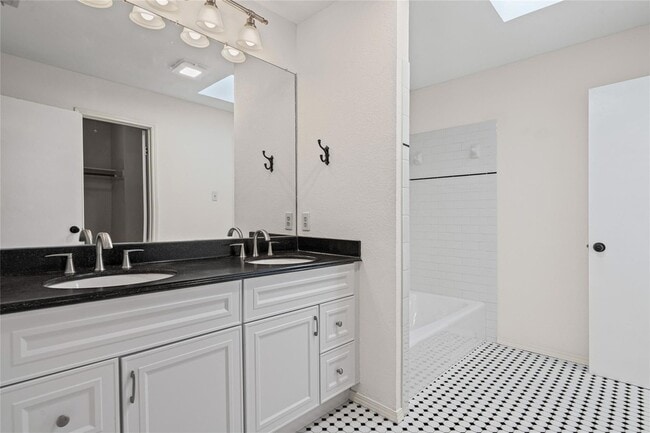 Building Photo - 1801 Broken Shoe Cove