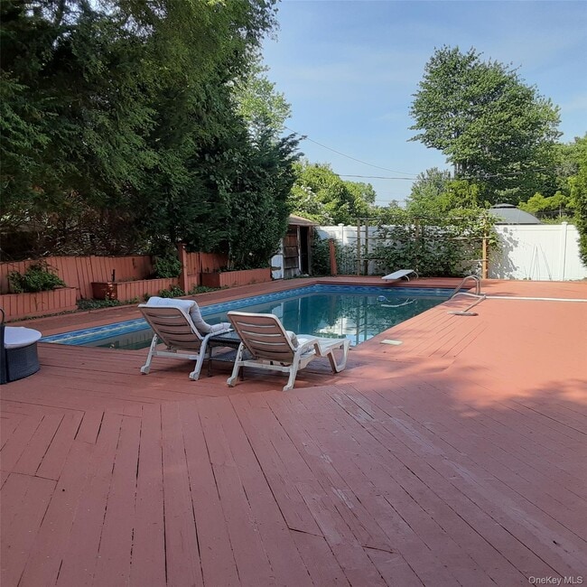 Building Photo - 74 Rockland Dr