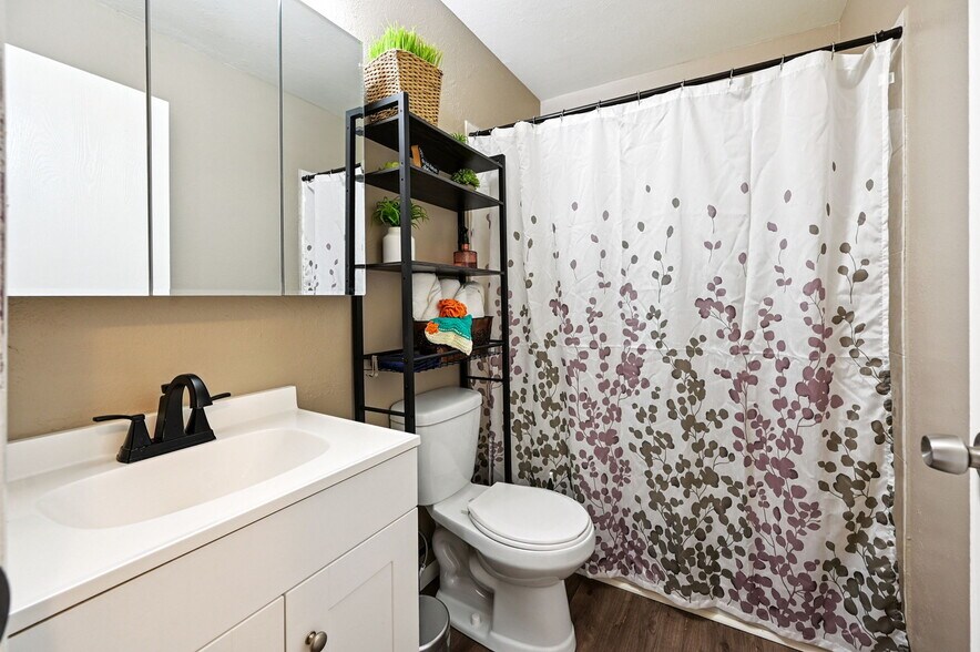 Bathroom - 1960 Doherty Rd