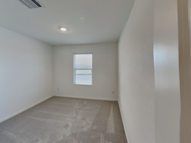 Building Photo - NEW CONSTRUCTION! READY NOW!