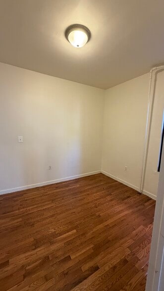 Building Photo - 444 Essex St