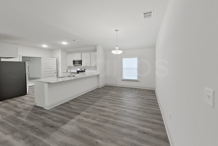 Building Photo - 17647 Carlisle Ave