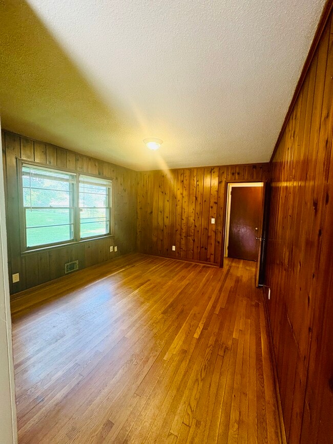 Building Photo - 709 Bounty Dr