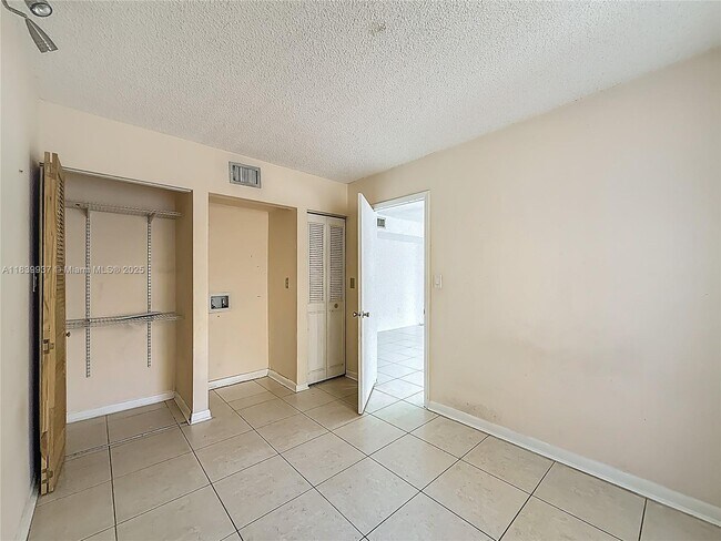 Building Photo - 8420 SW 133rd Avenue Rd