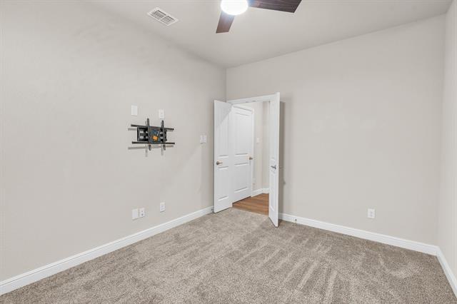 Building Photo - 2336 Shorthorn Dr