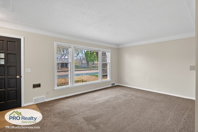 Building Photo - 3 Bedroom Home **50% off December's Rent with a December 2025 Move In**