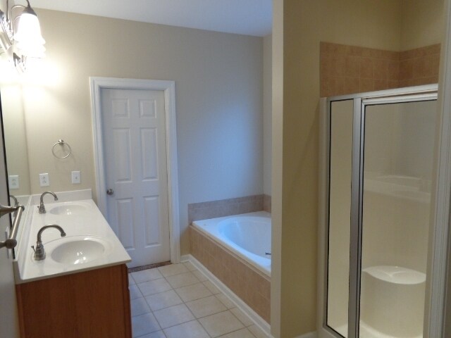 Building Photo - 3006 Stow Xing
