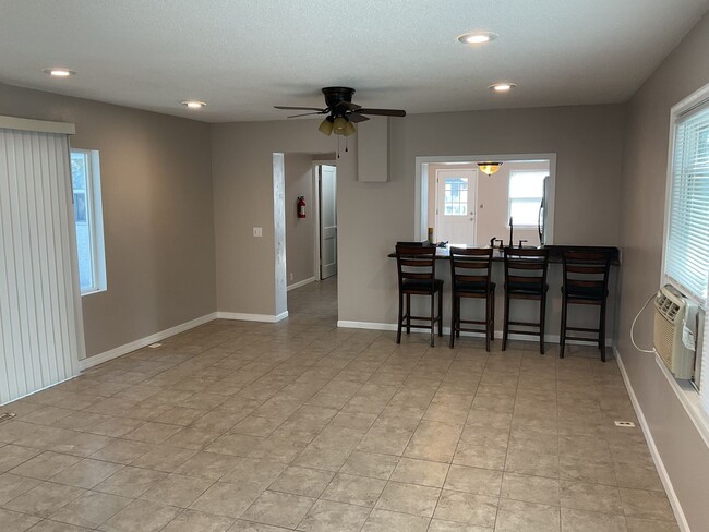 Building Photo - 708-710 1st Ave S