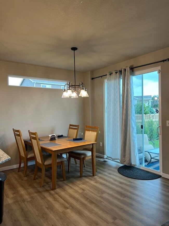 Building Photo - Elegant & Spacious Living in Timnath Ranch