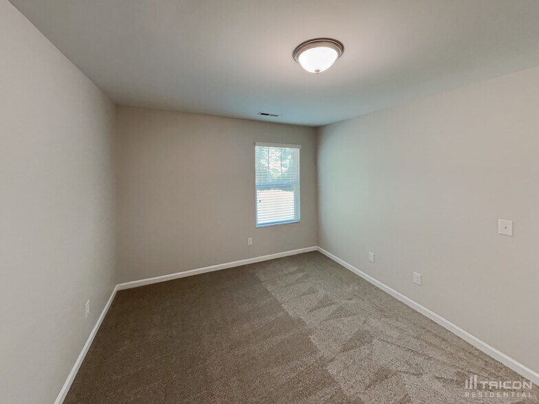 Building Photo - 5205 Winterale Ct