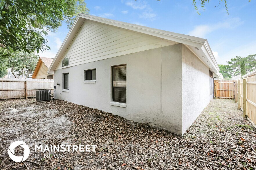 Building Photo - 3311 S St Lucie Dr