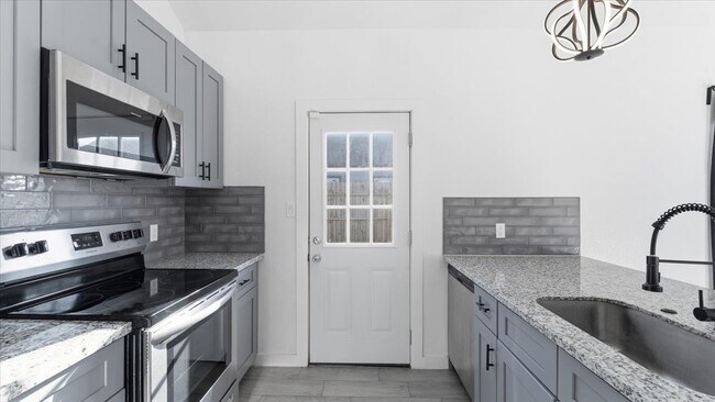 Building Photo - 1428 Rd 5607