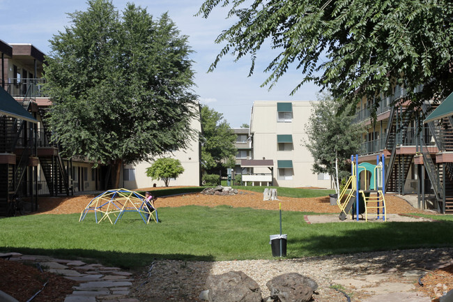 Building Photo - The Atrium