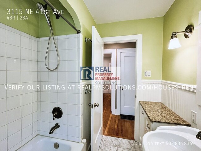 Building Photo - 3115 NE 41st Ave