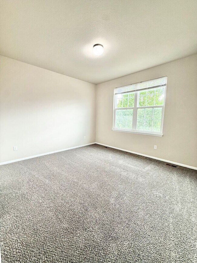 Building Photo - Move in ready home on Keagster