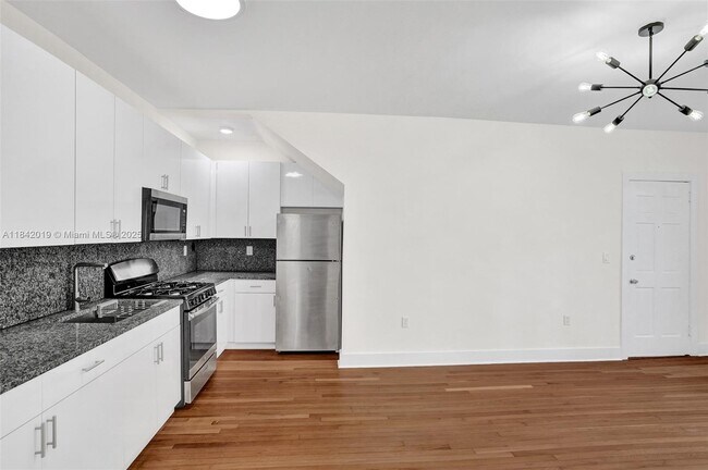 Building Photo - 1656 Polk St