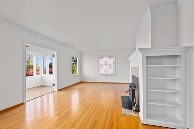 Building Photo - 4Bd/3Ba Seattle House