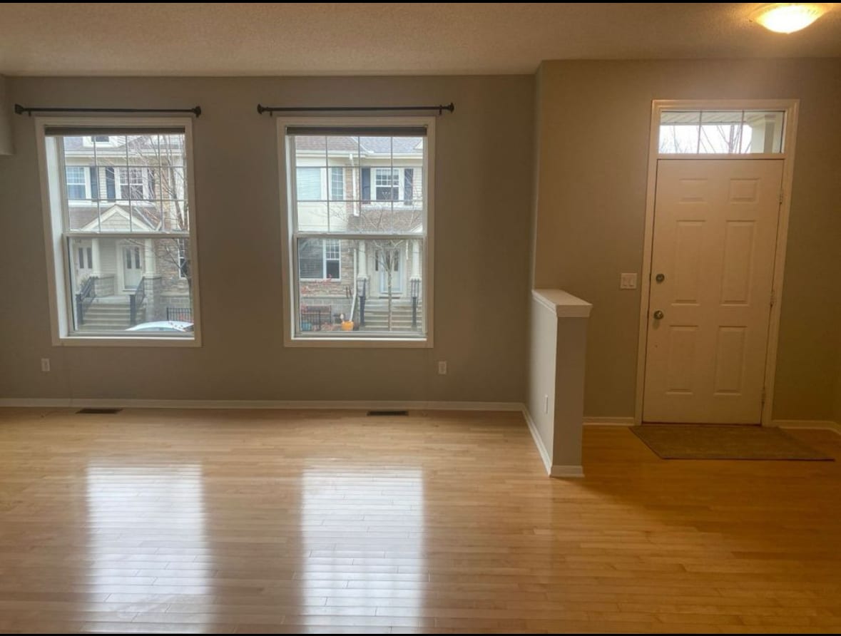 Building Photo - 11346 Stratton Ave