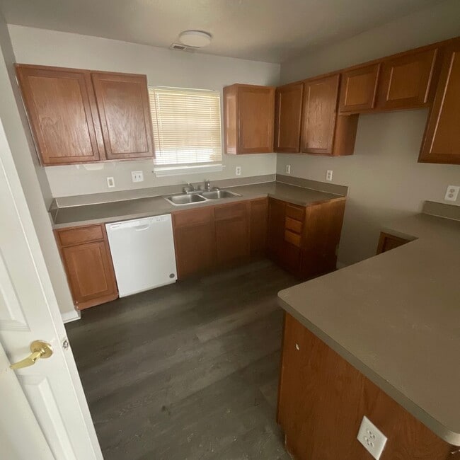 Building Photo - 1155 W 27th St
