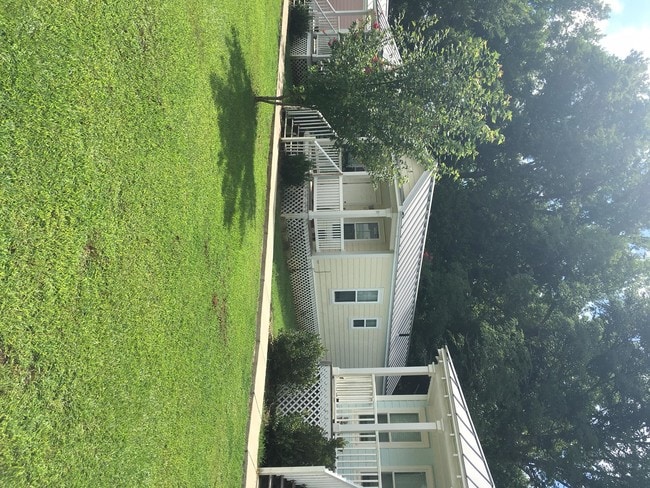 Building Photo - 22 Cottage Grove Dr