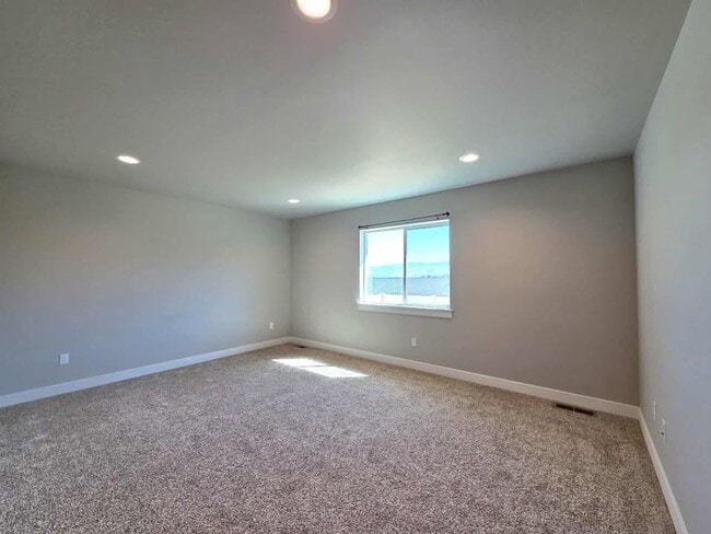 Building Photo - New Construction Three Bedroom Two Bath Ra...