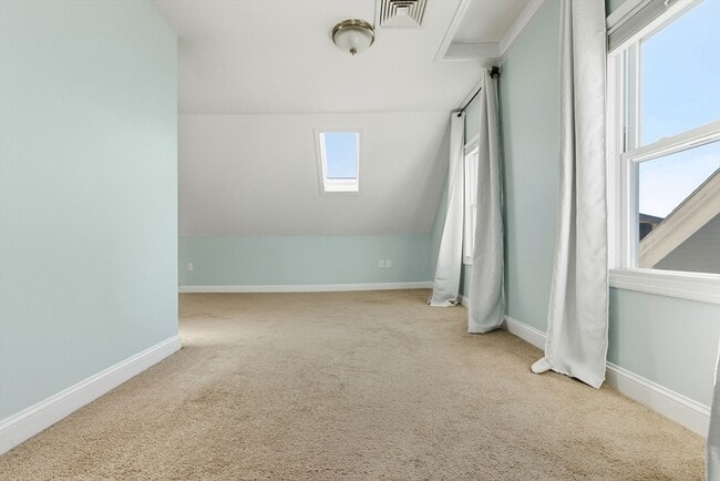 Building Photo - 21 Emerton St