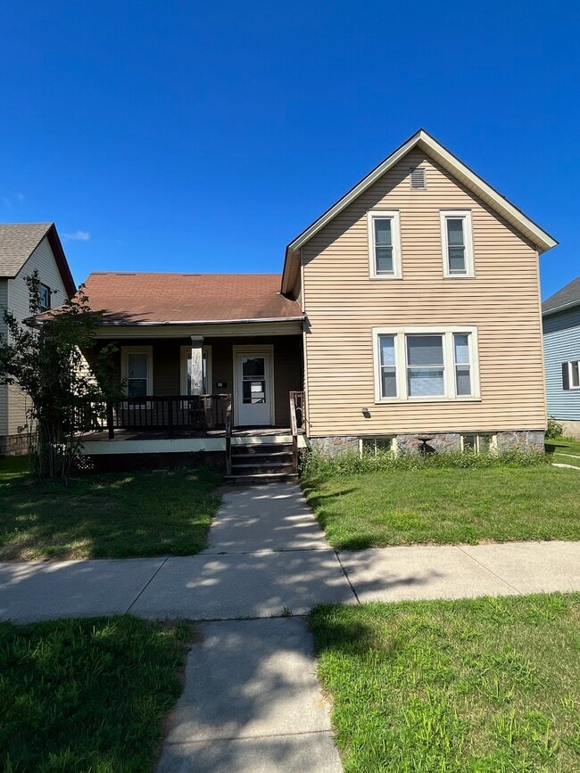 Building Photo - 712 Terrace Ave