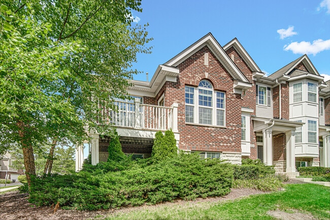 Building Photo - 2528 Dunraven Ave