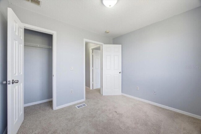 Building Photo - 713 Washington Palm Loop