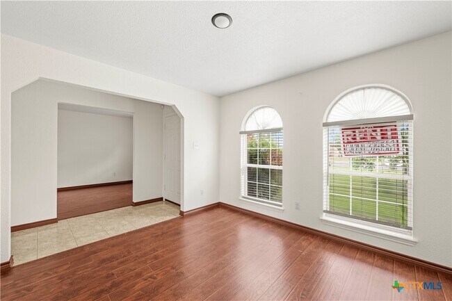 Building Photo - 1706 Bristol Dr