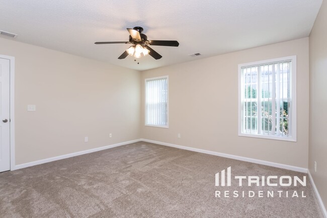 Building Photo - 221 Rosemont Ct
