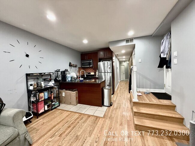 Building Photo - 5791 N Ridge Ave