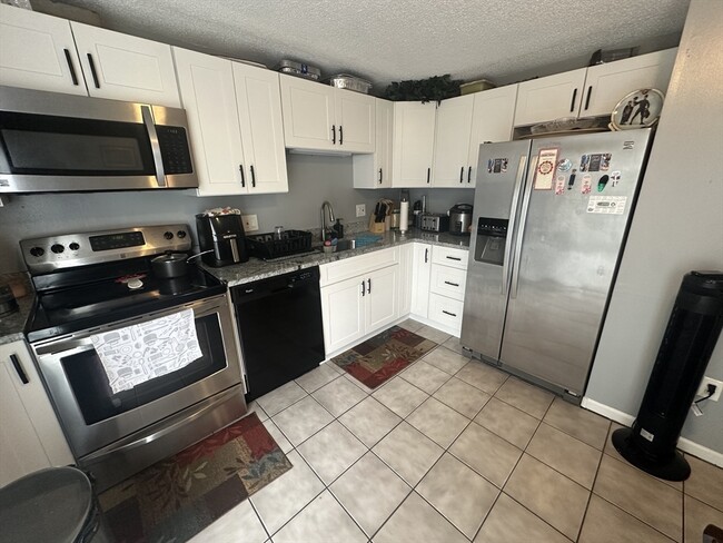 Building Photo - 1225 Pawtucket Blvd