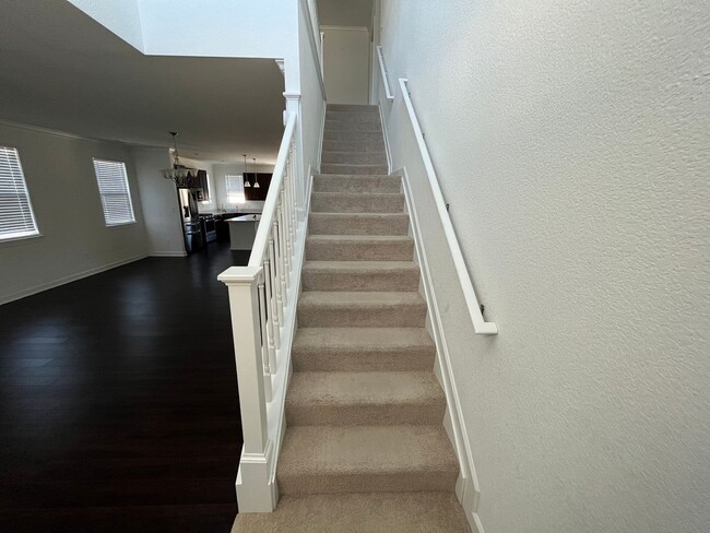 Building Photo - 4 Bedroom, 3.5 Bath Condo in Coveted Spenc...