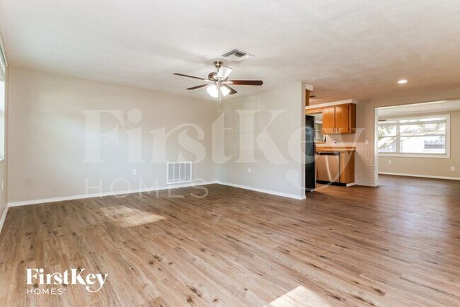 Building Photo - 2912 Puma Dr